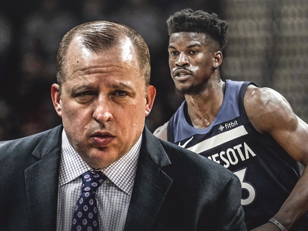 国足的进攻 国足的进攻