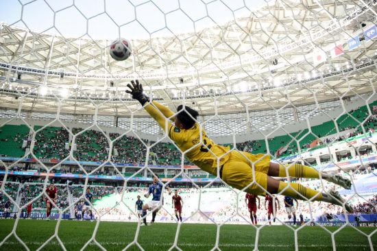 颇具权威的 颇具权威的