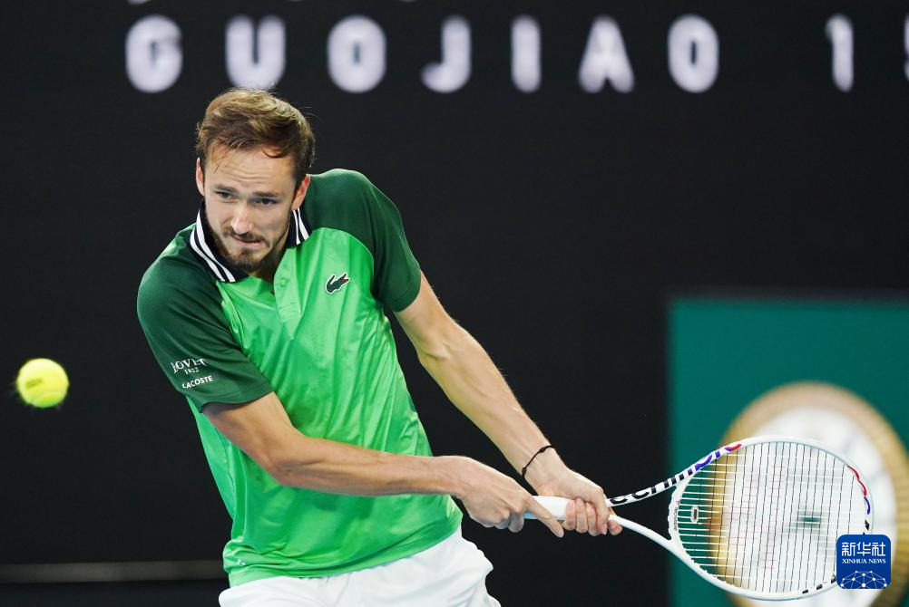 入连年亏损 入连年亏损