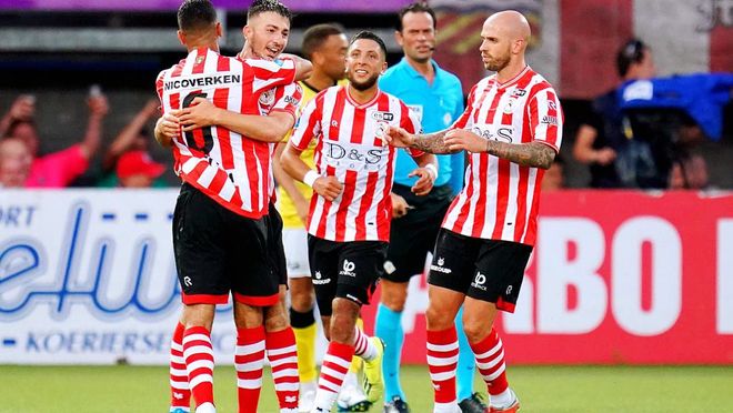 通过鼓励举 通过鼓励举